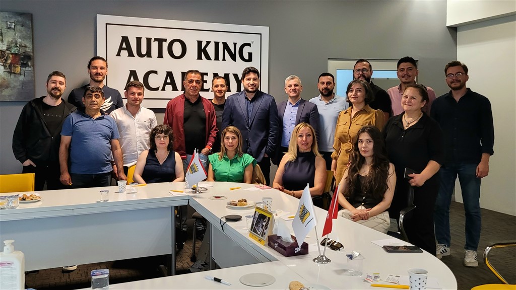 Auto King, Akademi eğitimleri ile hizmet kalitesini üst seviyeye çıkarıyor