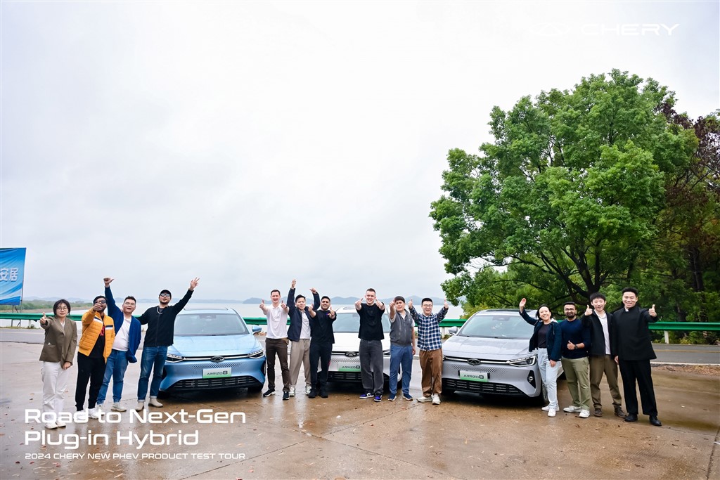 Chery ARRIZO 8 PHEV 1400 Km’lik Ultra Uzun Menzili ile Dünyanın Doğa Harikalarını Keşfediyor!